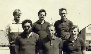 Tischtennis<br />
1. Mannschaft (v. li.:) Horst Zeitler, Rolf Müller, Adolf Holl, Peter Hübner, Konrad Albrecht, Willy Hopfmüller.