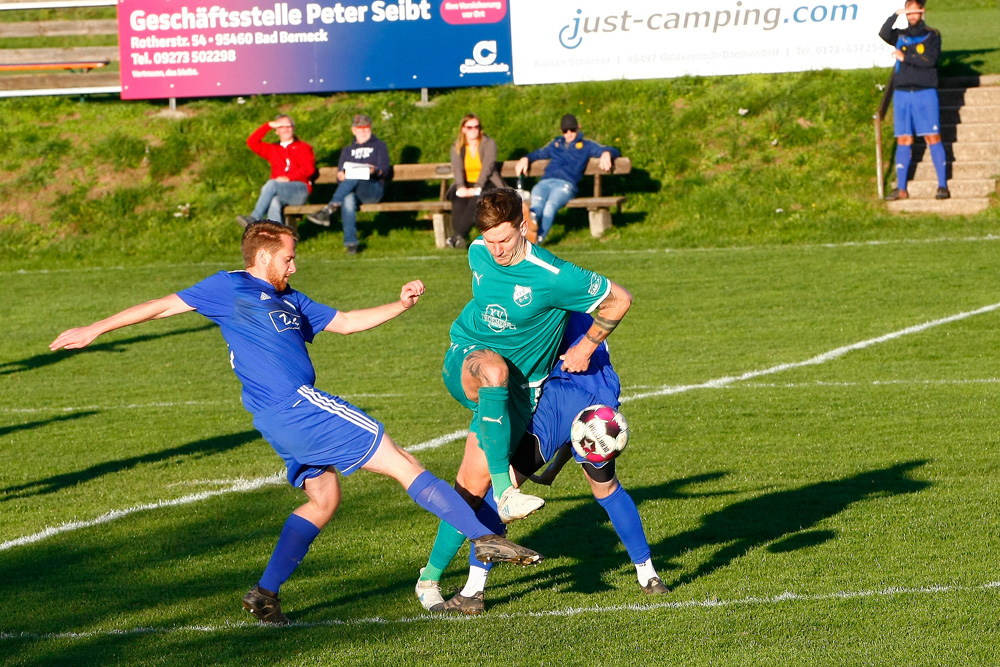 1. Mannschaft vs. (SG1) ASV Nemmersdorf / SpVgg Goldkronach II (09.10.2022) - 57