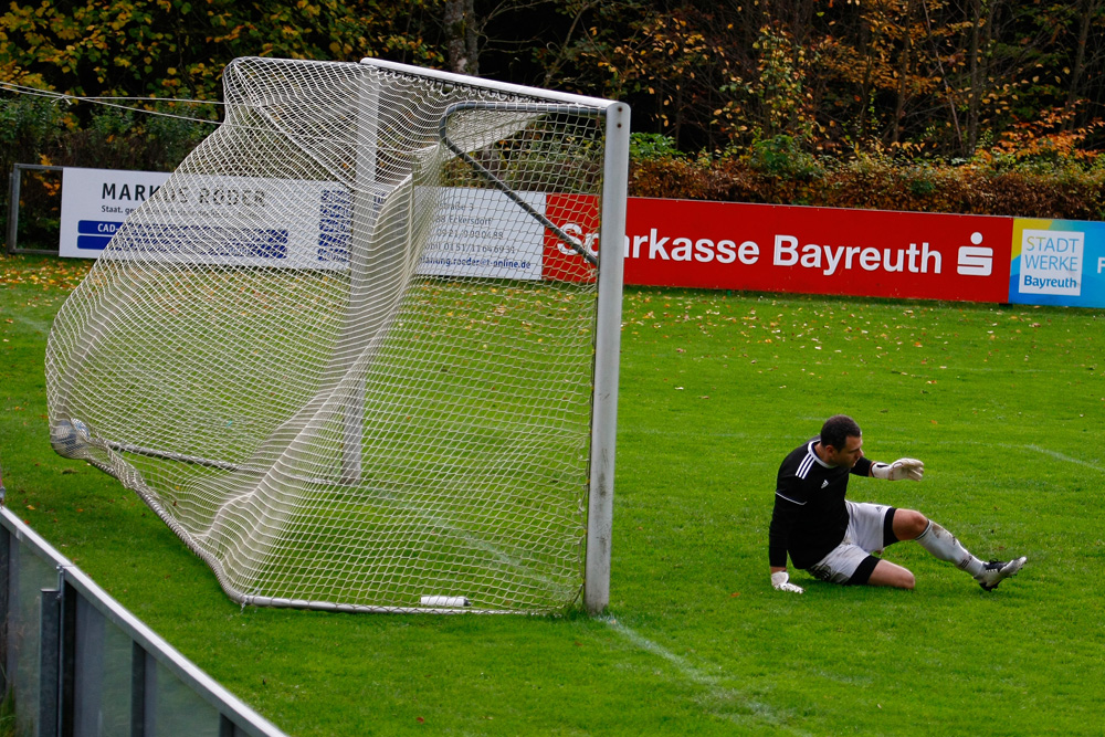 1. Mannschaft vs. TSV Bischofsgrün (23.10.2022) - 71