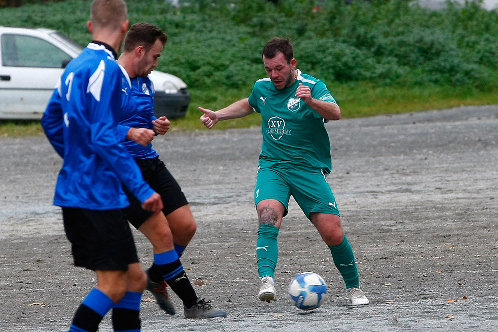 1. Mannschaft vs. TSV 1909 Obernsees (06.11.2022) - 29