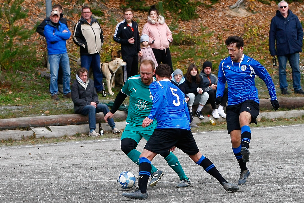 1. Mannschaft vs. TSV 1909 Obernsees (06.11.2022) - 33