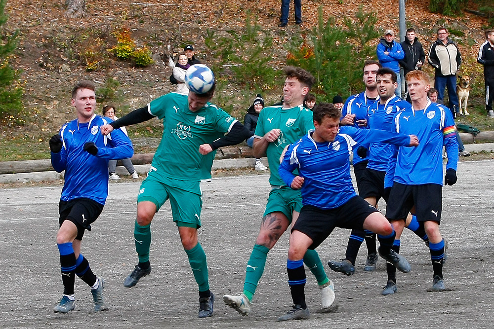 1. Mannschaft vs. TSV 1909 Obernsees (06.11.2022) - 40
