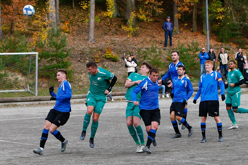 1. Mannschaft vs. TSV 1909 Obernsees (06.11.2022) - 41
