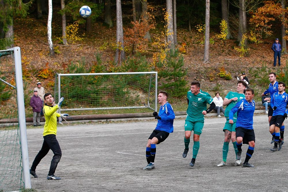 1. Mannschaft vs. TSV 1909 Obernsees (06.11.2022) - 42