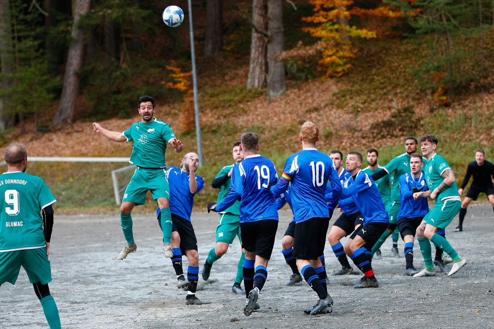 1. Mannschaft vs. TSV 1909 Obernsees (06.11.2022) - 53