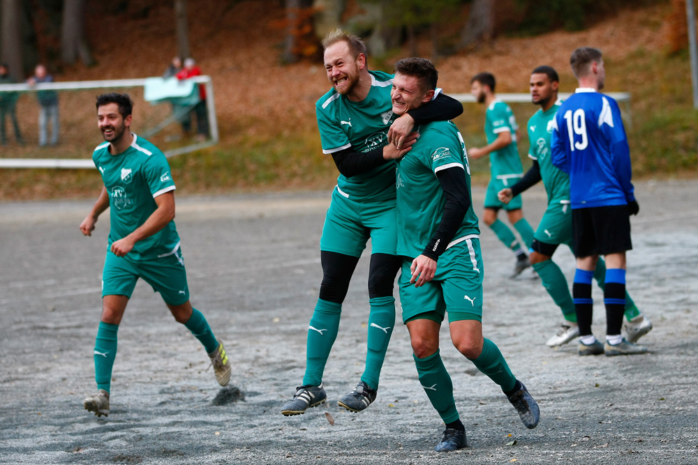 1. Mannschaft vs. TSV 1909 Obernsees (06.11.2022) - 57
