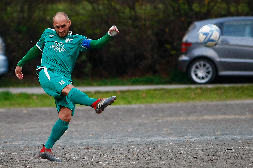 1. Mannschaft vs. TSV 1909 Obernsees (06.11.2022) - 63