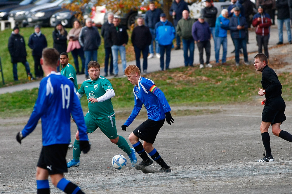 1. Mannschaft vs. TSV 1909 Obernsees (06.11.2022) - 68