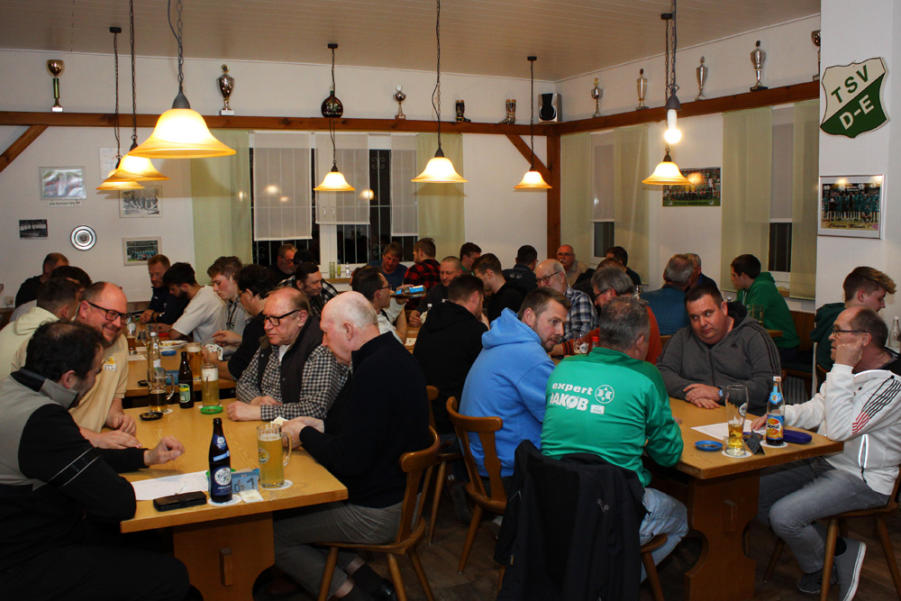 Traditionelles Preisschafkopf im TSV-Sportheim am Gründonnerstag 2023 - 3