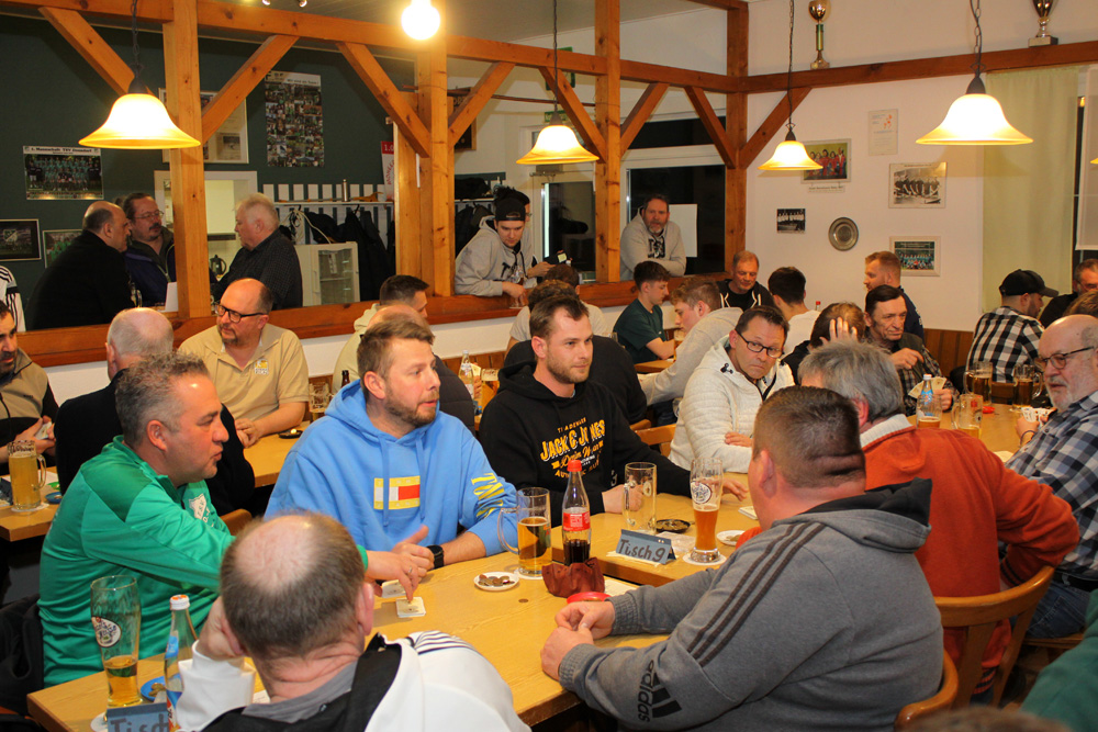 Traditionelles Preisschafkopf im TSV-Sportheim am Gründonnerstag 2023 - 6