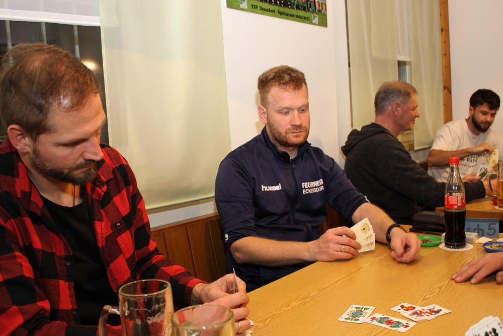 Traditionelles Preisschafkopf im TSV-Sportheim am Gründonnerstag 2023 - 28