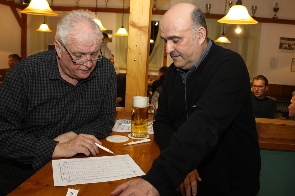 Traditionelles Preisschafkopf im TSV-Sportheim am Gründonnerstag 2023 - 34