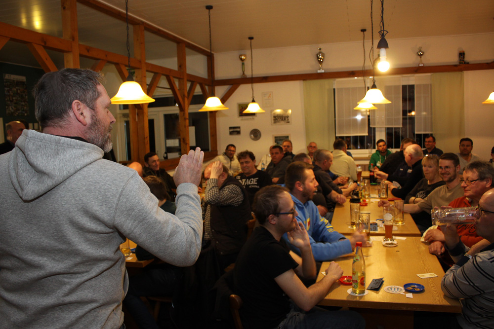 Traditionelles Preisschafkopf im TSV-Sportheim am Gründonnerstag 2023 - 40
