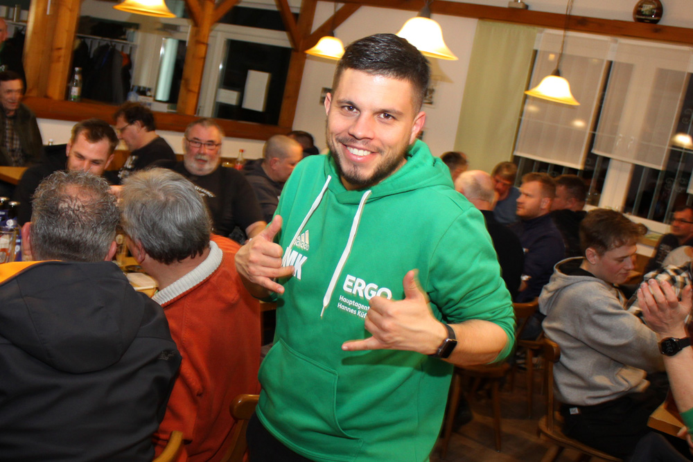 Traditionelles Preisschafkopf im TSV-Sportheim am Gründonnerstag 2023 - 45