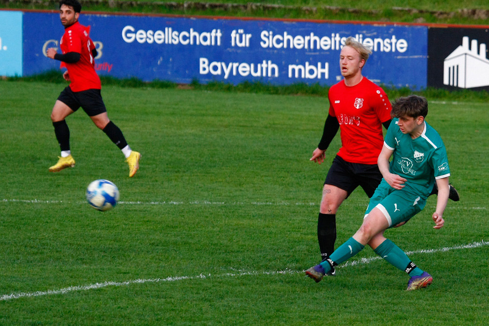 2. Mannschaft vs. FSV Bayreuth II (20.04.2023) - 45