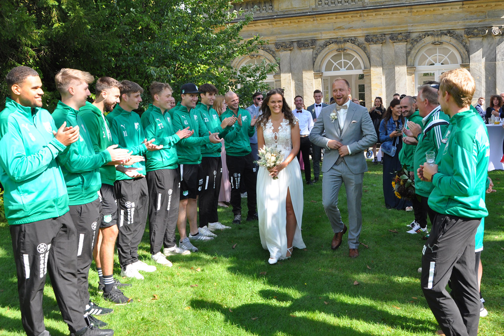 Der TSV Donndorf gratuliert Tanja und Milovan herzlich zur ihrer Hochzeit. - 3