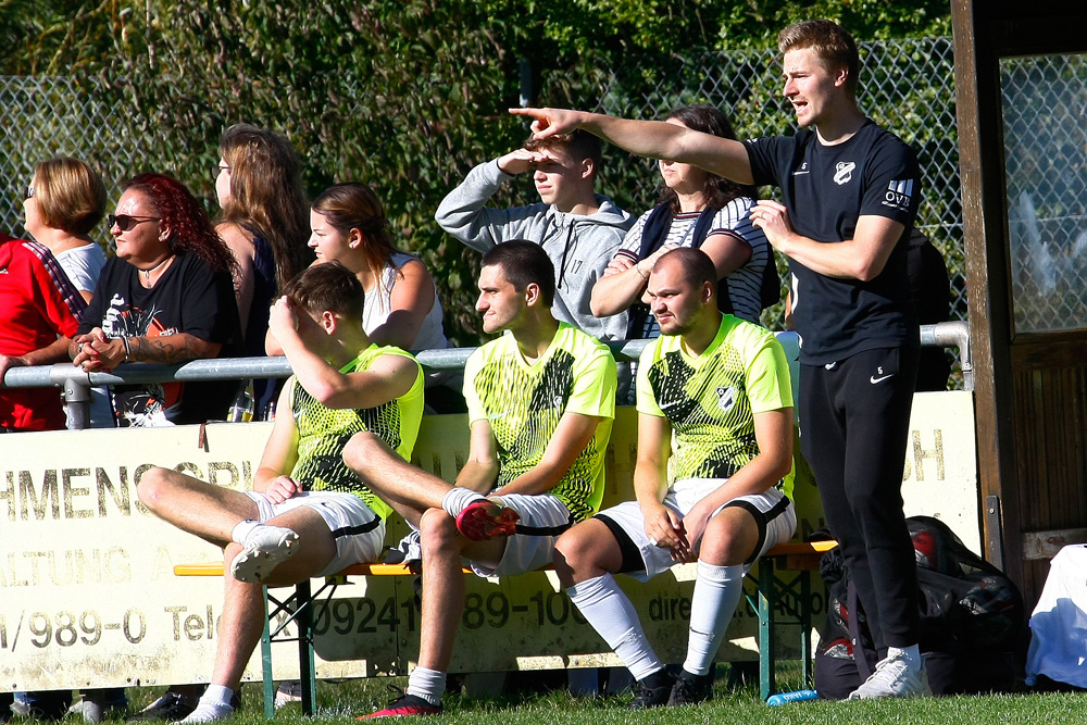 1. Mannschaft vs. 1. FC Creußen (01.10.2023) - 19