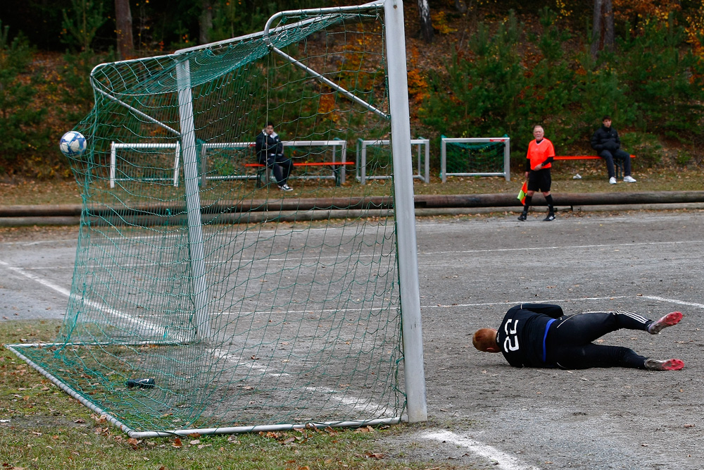 1. Mannschaft vs. FSV Schnabelwaid (04.11.2023) - 10