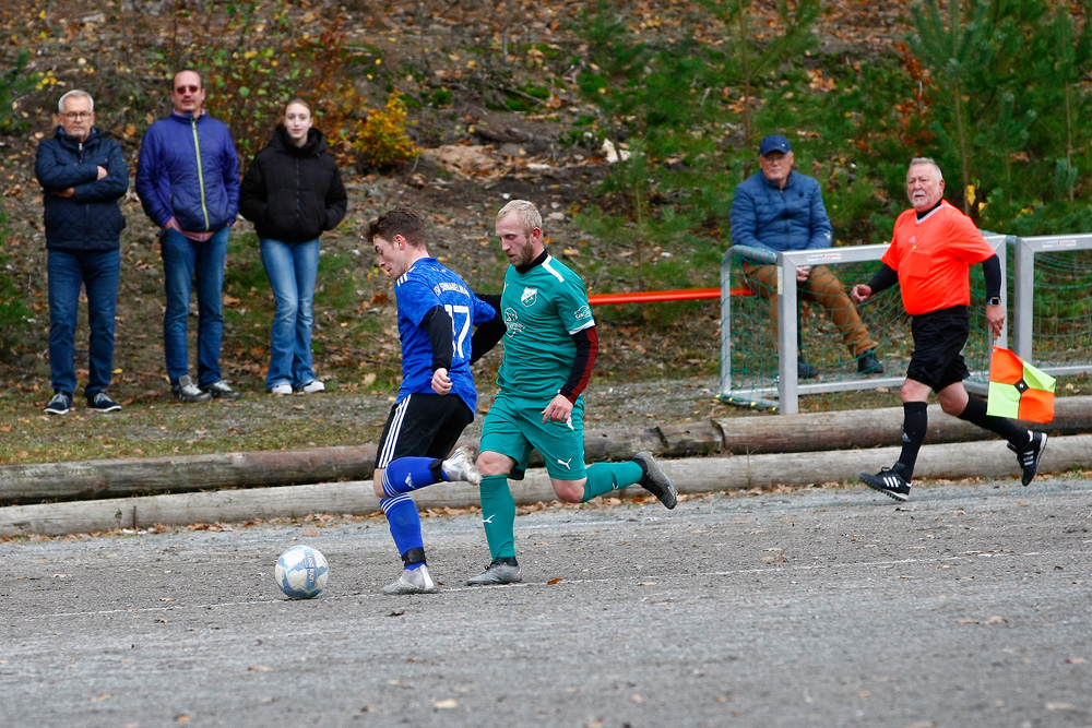 1. Mannschaft vs. FSV Schnabelwaid (04.11.2023) - 23