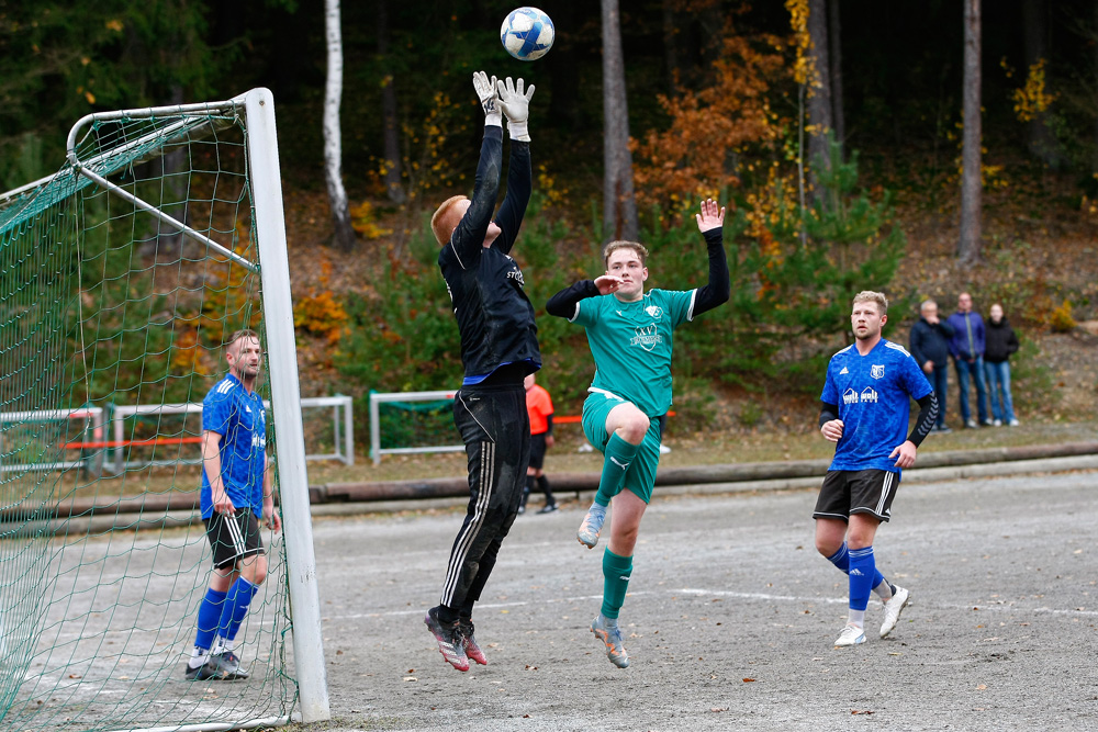 1. Mannschaft vs. FSV Schnabelwaid (04.11.2023) - 26