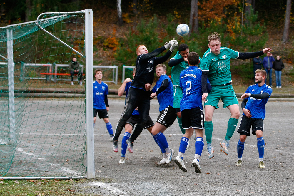 1. Mannschaft vs. FSV Schnabelwaid (04.11.2023) - 42