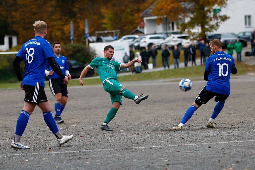 1. Mannschaft vs. FSV Schnabelwaid (04.11.2023) - 52