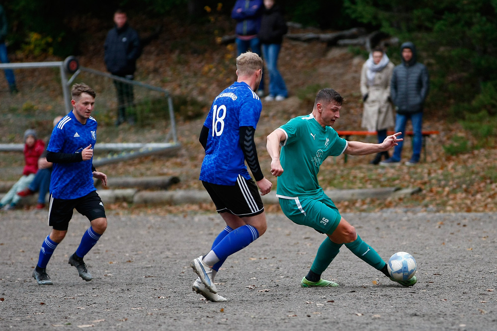 1. Mannschaft vs. FSV Schnabelwaid (04.11.2023) - 65