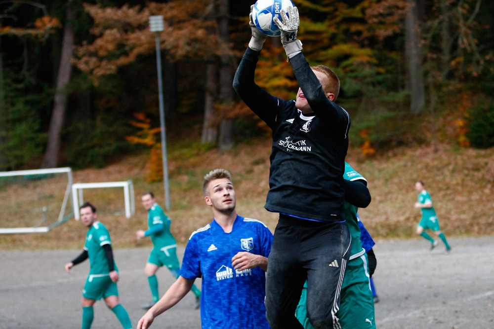 1. Mannschaft vs. FSV Schnabelwaid (04.11.2023) - 71