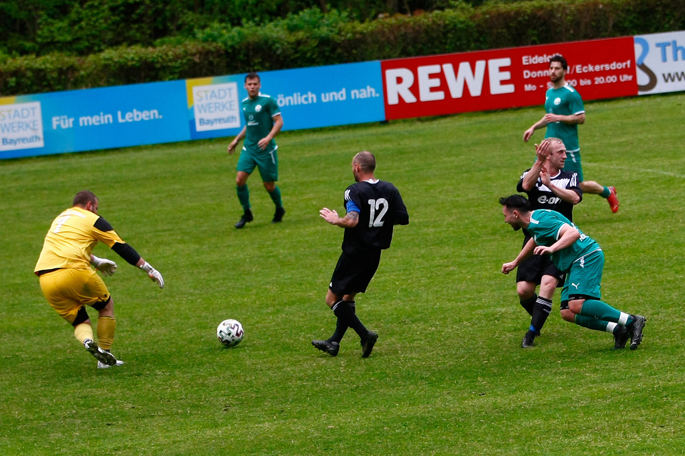 1. Mannschaft vs. TSV Neudrossenfeld II (02.05.2024) - 28