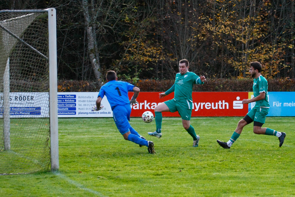 1. Mannschaft vs VfR Katschenreuth II (03.11.2024) - 69