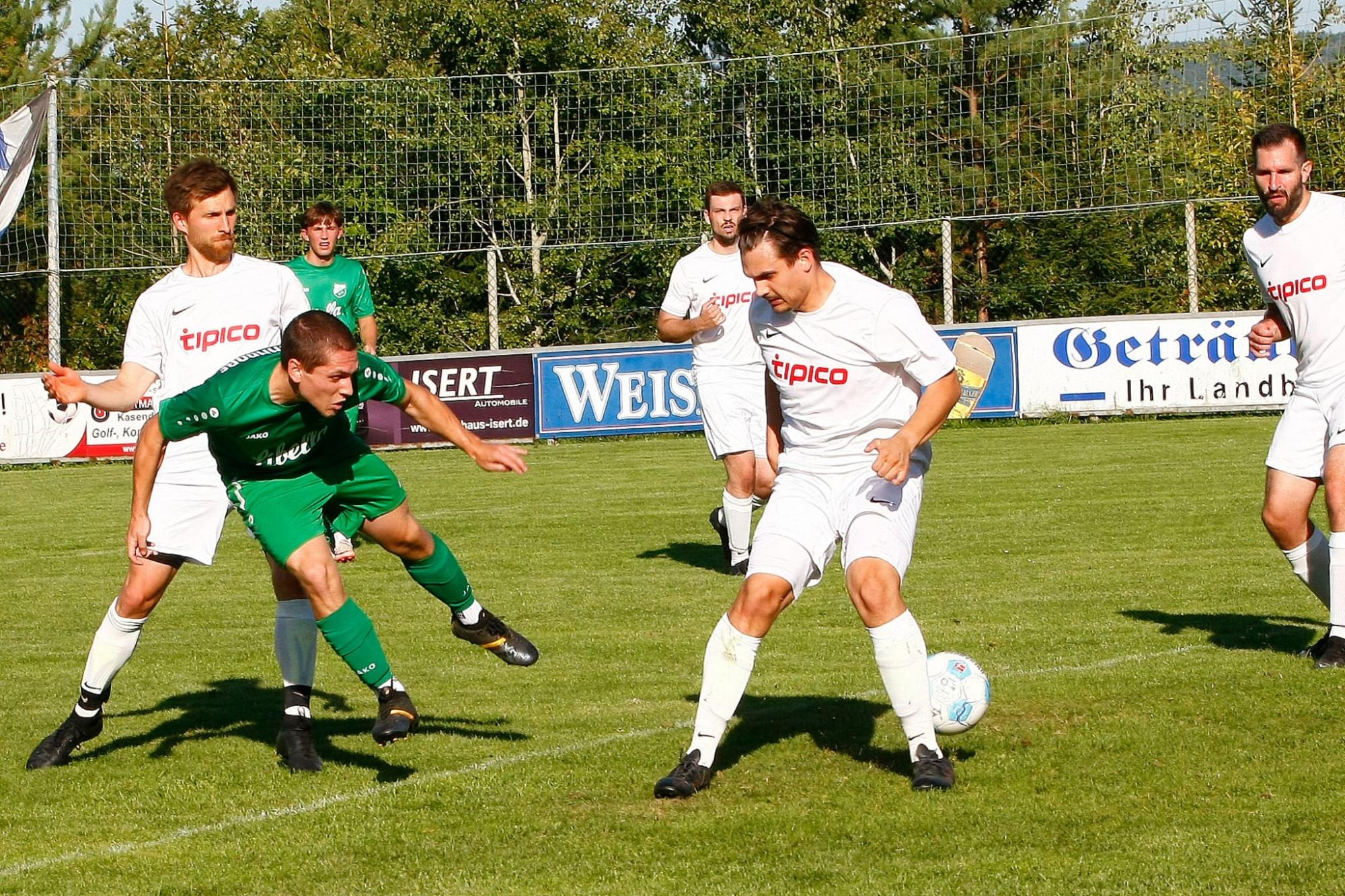 1. Mannschaft vs VfR Katschenreuth 1955 II (20.09.2025) - 18