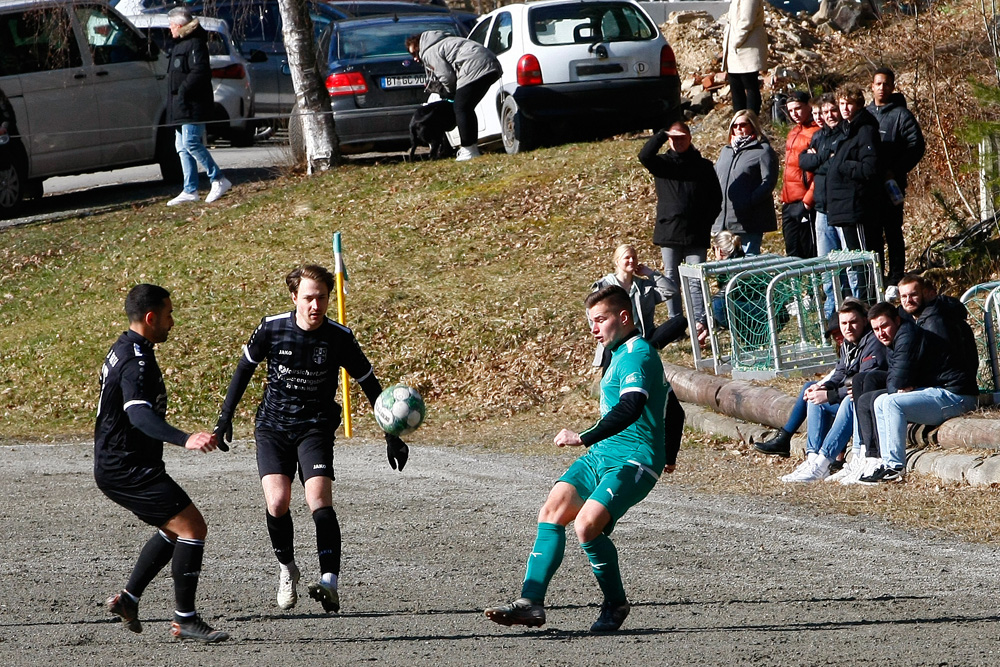 1. Mannschaft vs. FSV Bayreuth (27.02.2022) - 41
