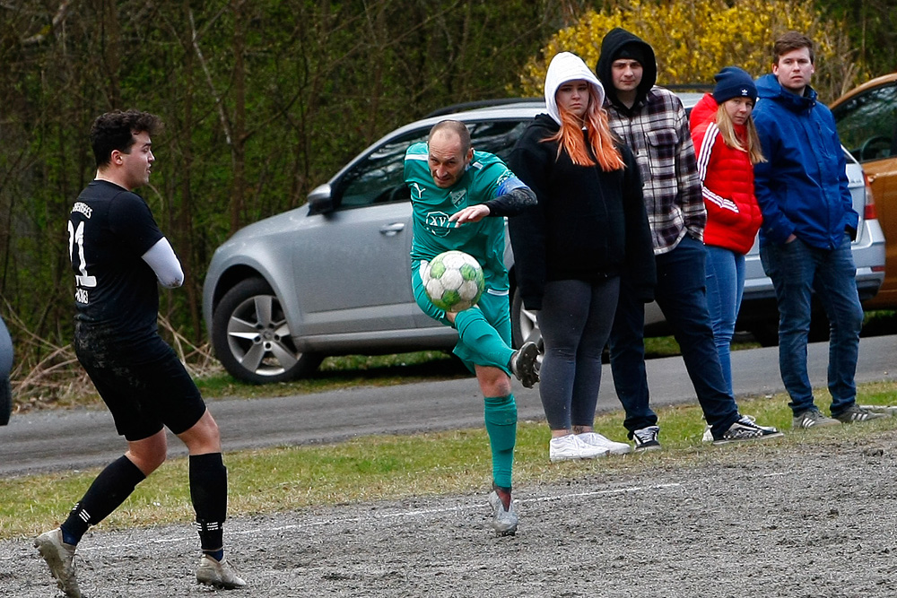 1. Mannschaft vs. TSV Obernsees (10.04.2022) - 35