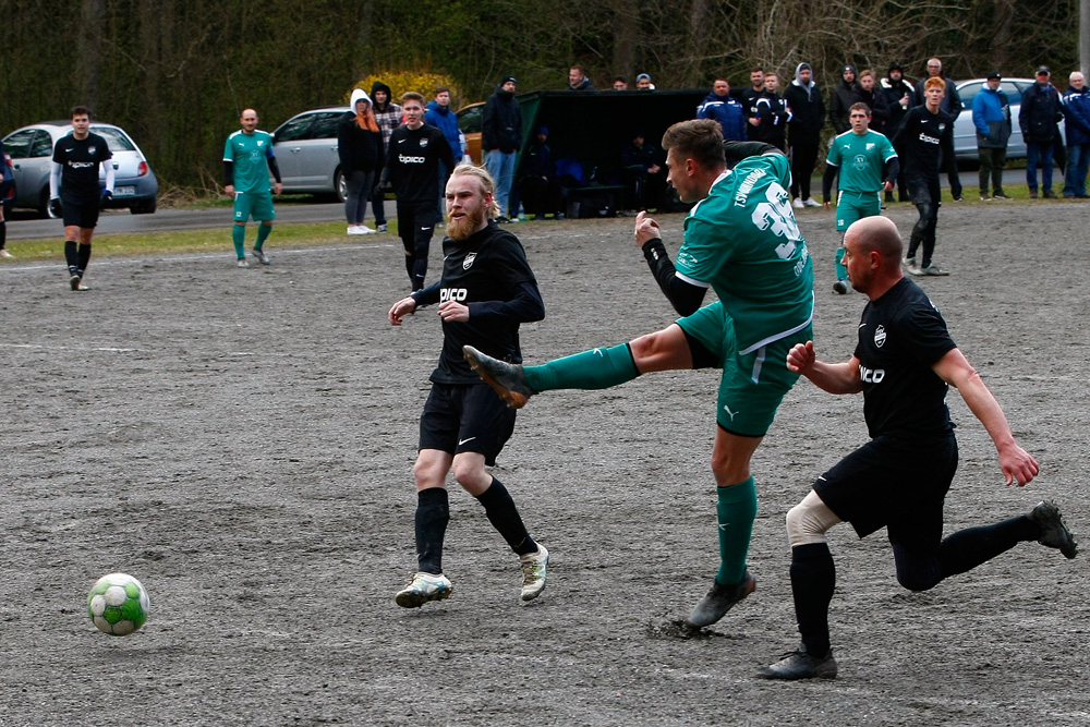 1. Mannschaft vs. TSV Obernsees (10.04.2022) - 37