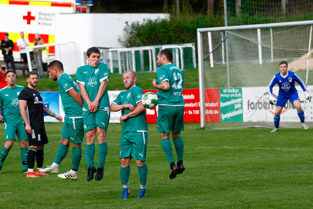 1. Mannschaft vs. SpVgg Goldkronach (28.04.2022) - 74