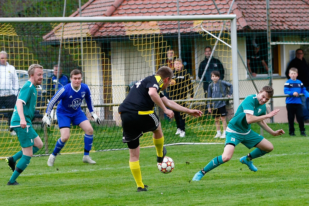 1. Mannschaft vs. SV Kirchahorn (30.04.2022) - 55