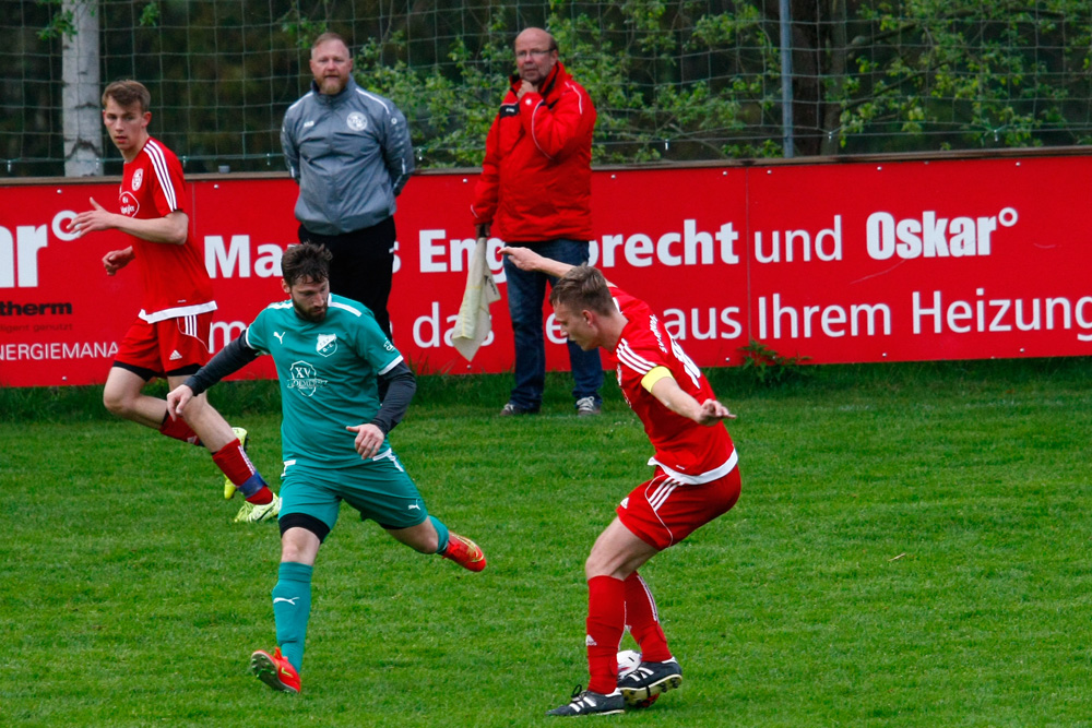 1. Mannschaft vs. SV Röhrenhof (04.05.2022) - 33