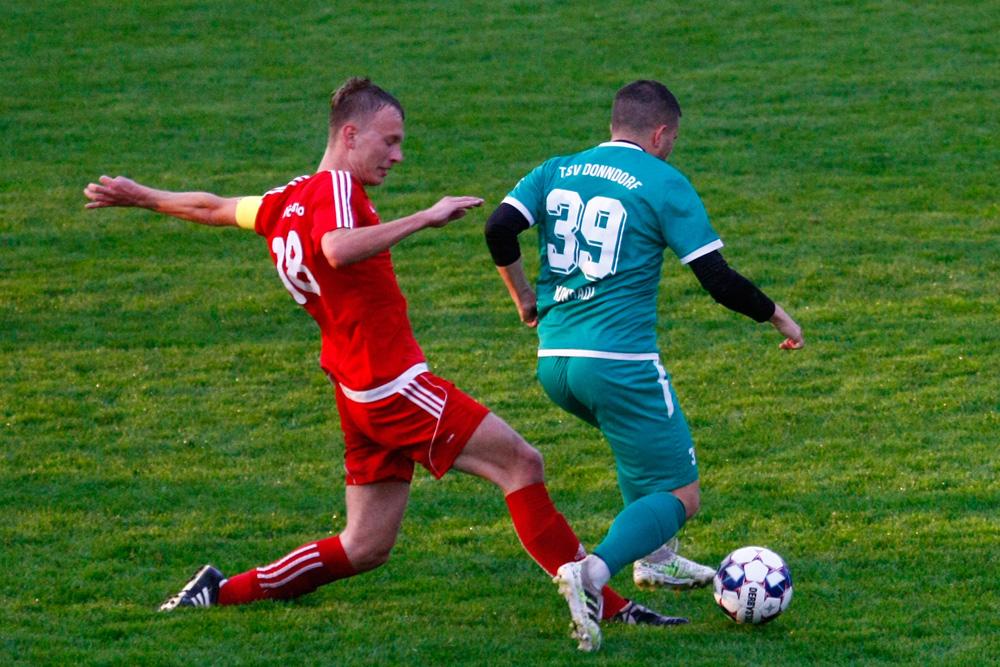 1. Mannschaft vs. SV Röhrenhof (04.05.2022) - 61