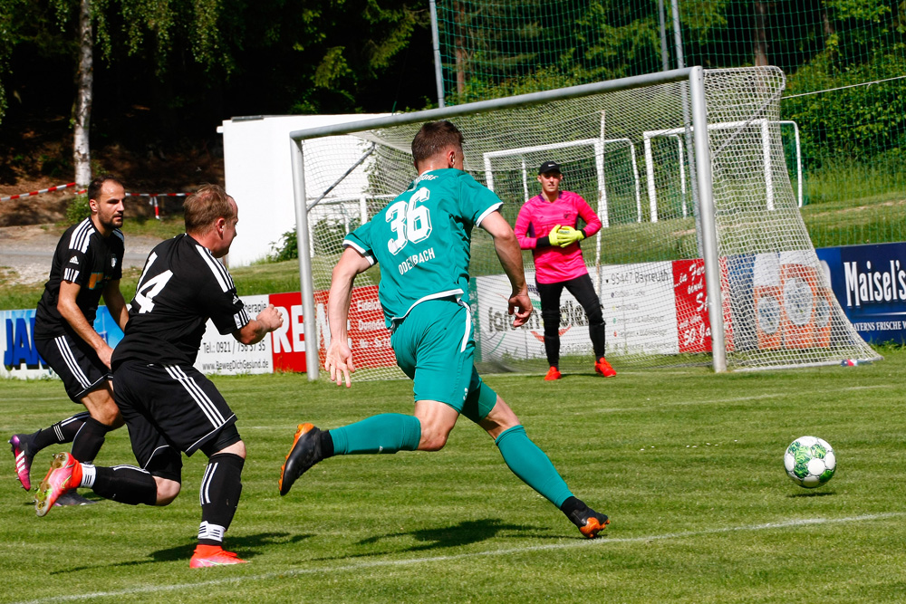 1. Mannschaft vs. (SG) SC Hummeltal / TSV Glashütten (22.05.2022) - 32
